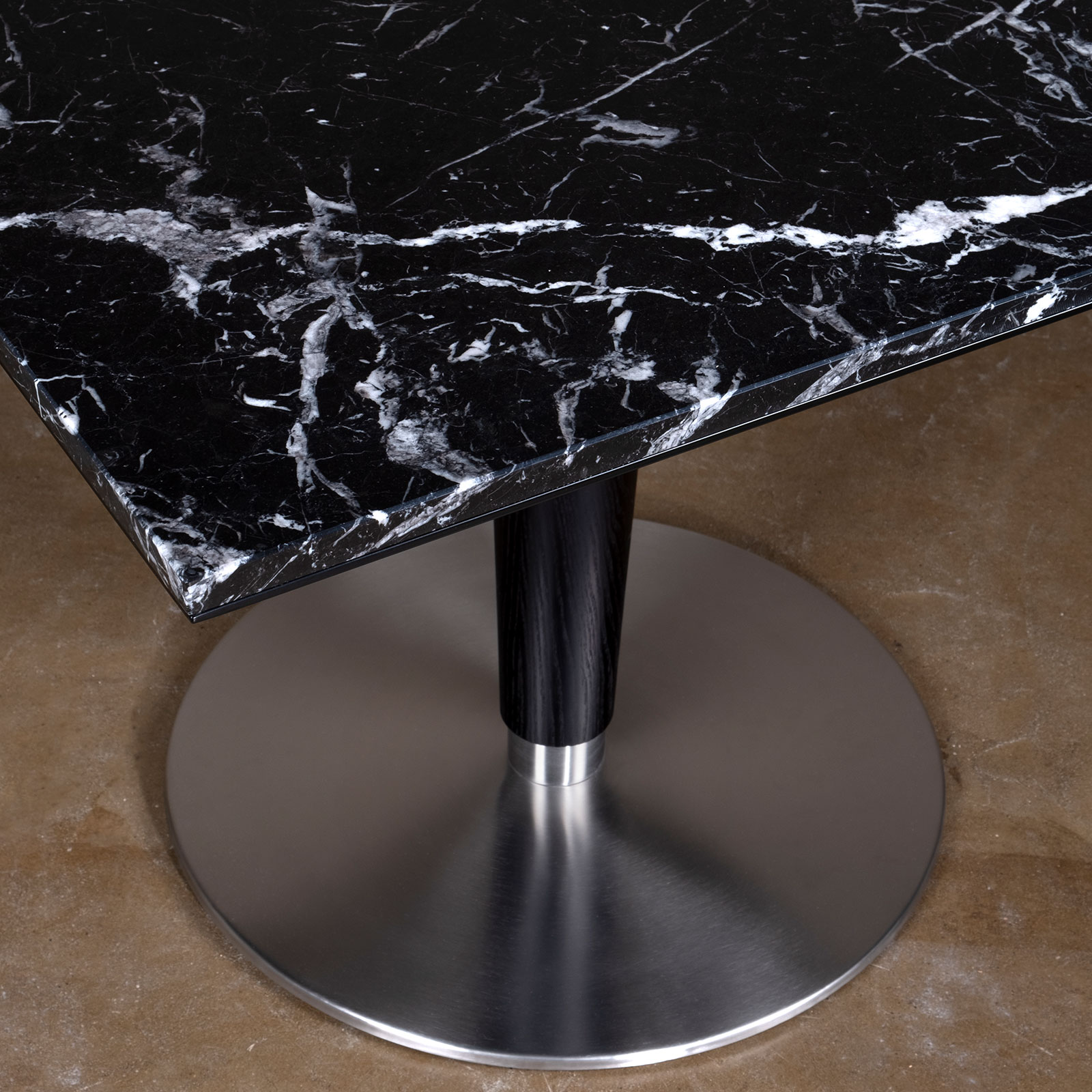 Atlanta Dininig Table Atlanta Dininig Table Detail