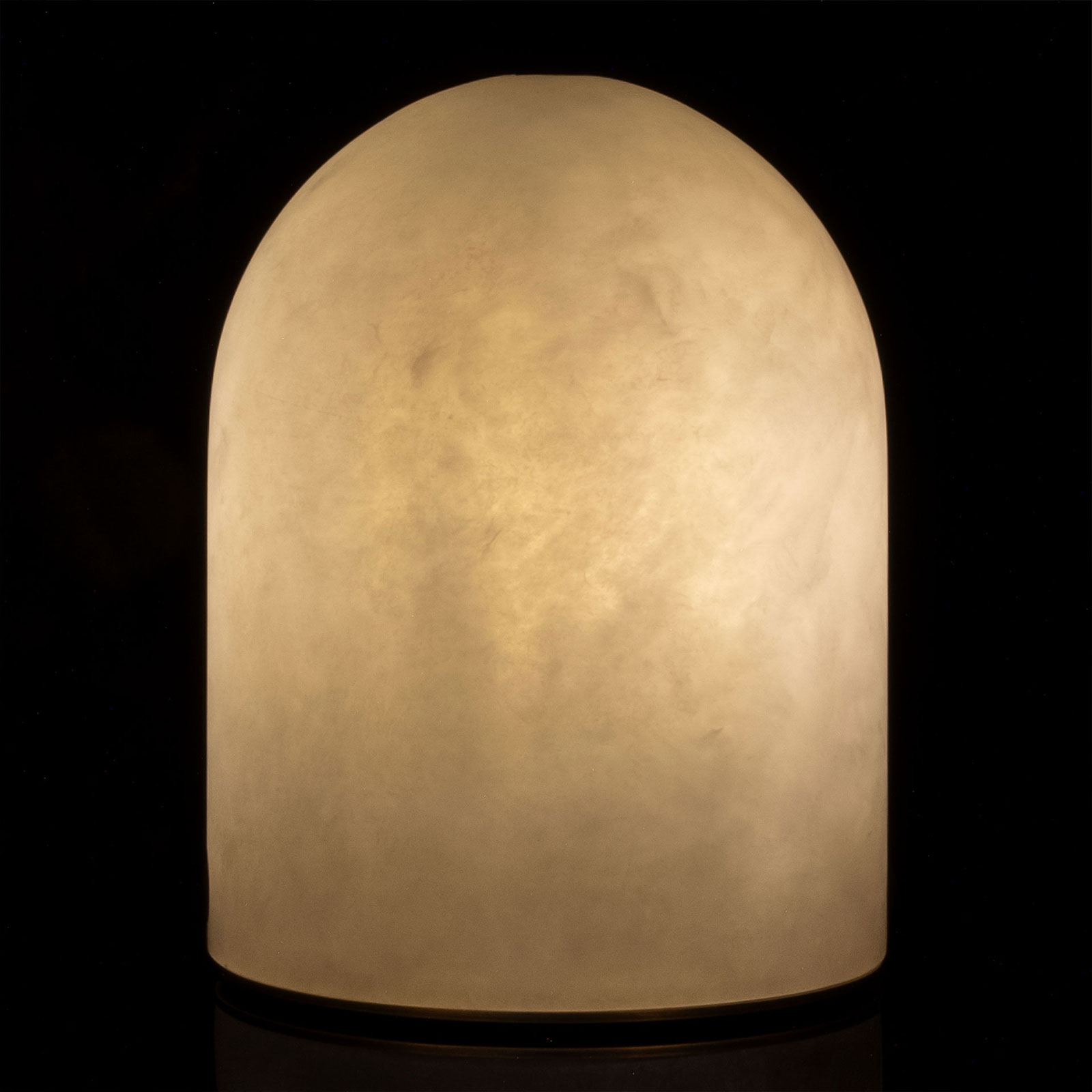 Alabarter detail with light Alabarter detail with light