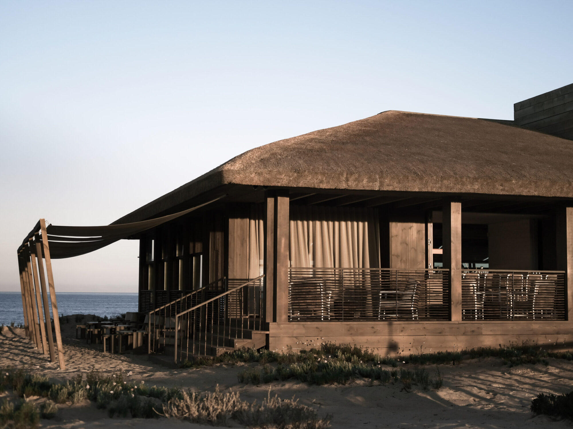 JNCQ_Jncquoi-Beach-Club-By-Vincent-Van-Duysen JNĉQUOI Beach Club Comporta, Portugal By Vincent Van Duysen