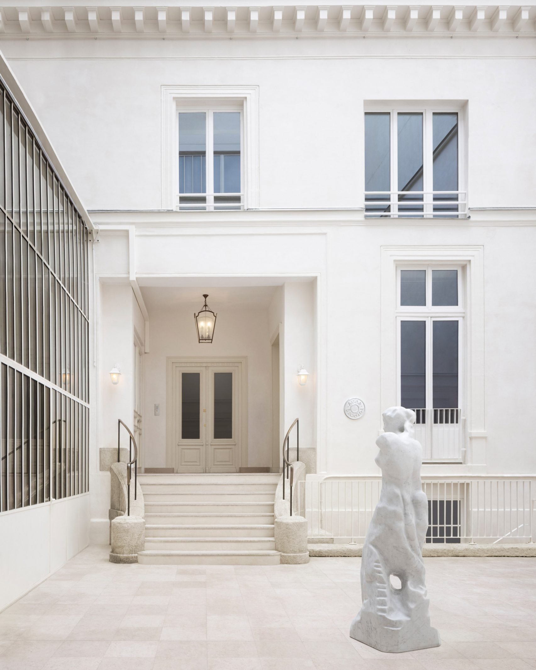 acne-studios-paris-headquarters-outside Acne Studios Entrance