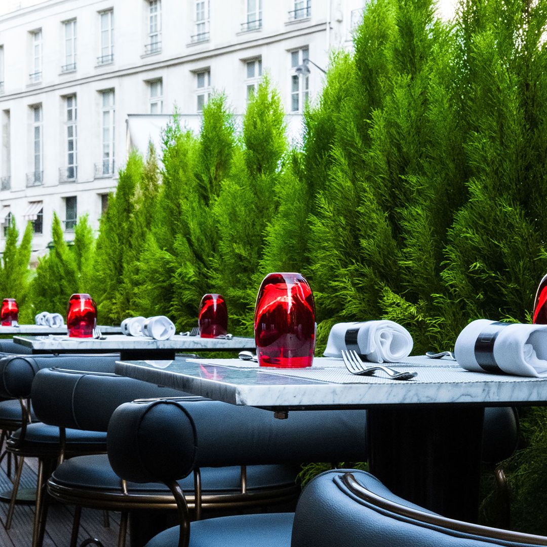 Porus Studio's Austin Dining Chair and Atlanta Dining Table at the Atelier Robuchon Restaurant in Paris, France
